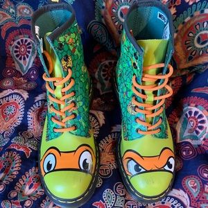 Ninja turtles, Michelangelo dr. Marten boots.